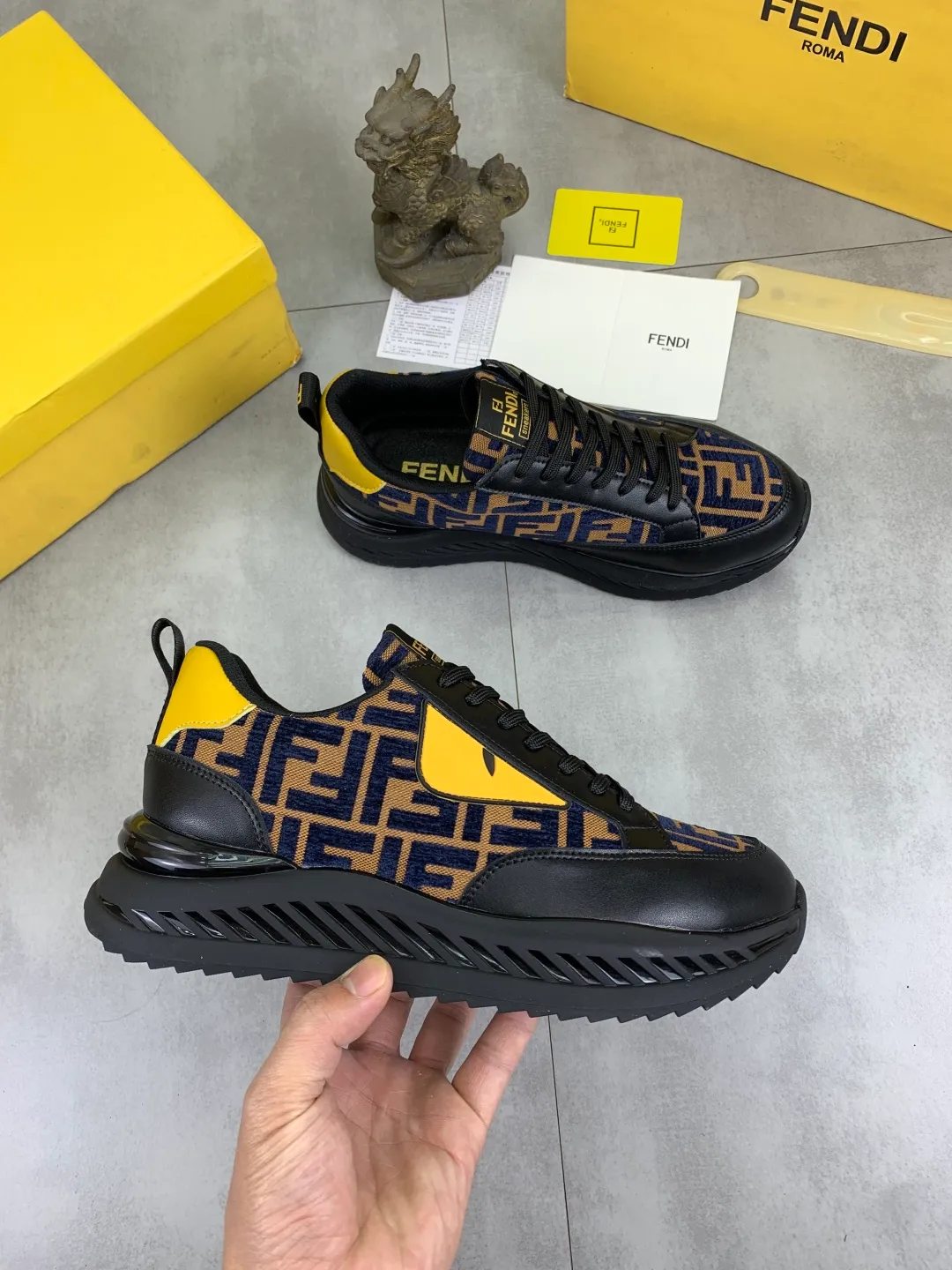 ​Men's shoes 💰P460 💰[New] Little Monster 🆘 New FENDI (Fendi) counter new 🕶️🕶️Simple routing effect, showing an elegant and cool driving shoe 🎬Using imported calfskin + first-layer pigskin lining🐂Excellent material🎬Detailed workmanship 🤗Comfortable foot feel➰➰. ​Pair it with any outfit to show your taste and temperament, low-key luxury ♻️Design ​simple and elegant ​noble and fashionable 🍃​Very loved and favored by trendy men 💓❤️Size: 38-44 (45 46 customized) 3⃣️ colors available
